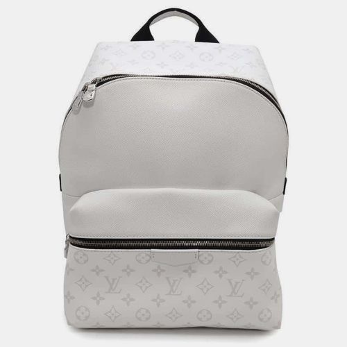 Blanc Taigarama Monogram Discovery PM Backpack - Louis Vuitton - Modalova