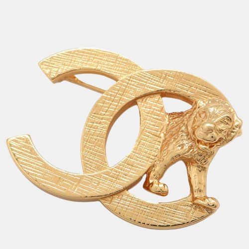 Chanel Gold Metal Cc Logo Brooch - Chanel - Modalova