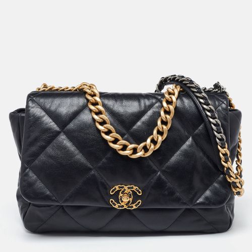 Quilted Leather Maxi 19 Shoulder Bag - Chanel - Modalova