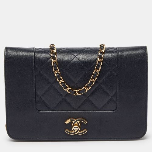 Quilted Leather Mademoiselle Wallet on Chain - Chanel - Modalova