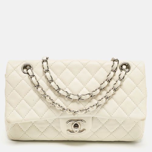 Quilted Leather Medium Classic Double Flap Bag - Chanel - Modalova