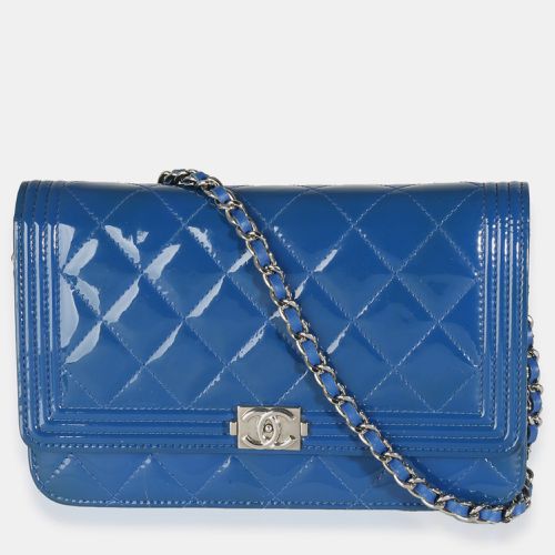 Quilted Patent Boy Wallet On Chain - Chanel - Modalova