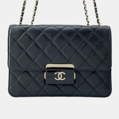 Leather Beauty Lock Flap Coco Mark Chain Shoulder Bag - Chanel - Modalova