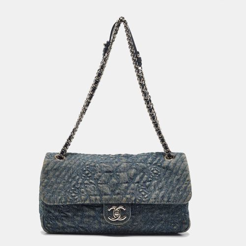 Quilted Denim CC Camelia Embroidered Flap Bag - Chanel - Modalova