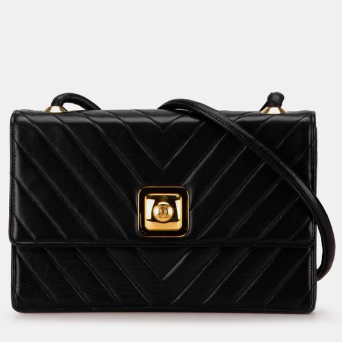 Leather CC Chevron Lambskin Crossbody Bag - Chanel - Modalova