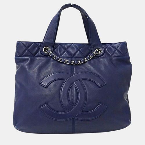 Leather Matelasse Handbag - Chanel - Modalova