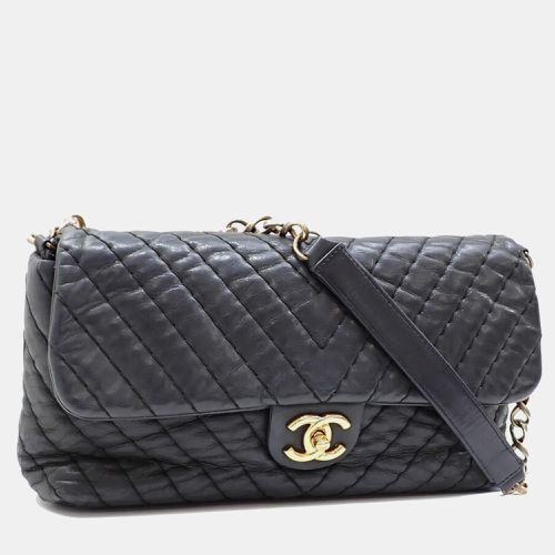 Sparkle Leather V Stitch Coco Mark Chain Shoulder Bag - Chanel - Modalova