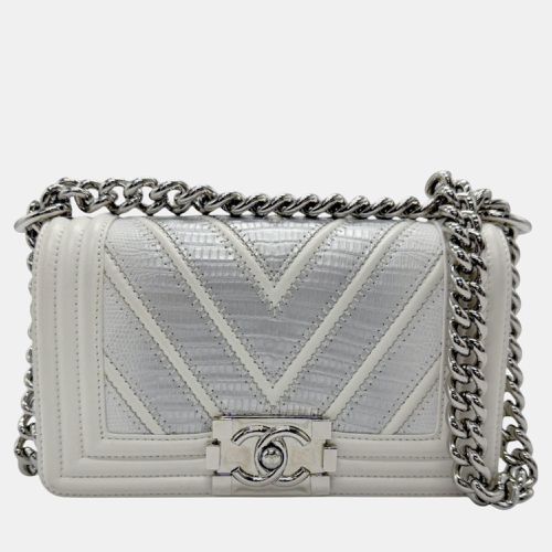 Leather White X Boy Shoulder Bag - Chanel - Modalova