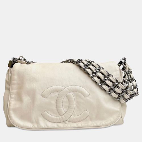 CC Calfskin Triple Chain Flap - Chanel - Modalova