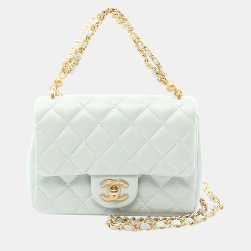 Shiny Lambskin Matelasse Shoulder Bag - Chanel - Modalova