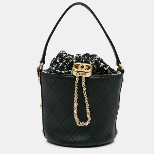 Small CC Calfskin and Tweed Drawstring Bucket Bag - Chanel - Modalova