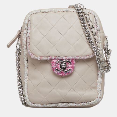 Elegant Tweed Crossbody Bag - Chanel - Modalova