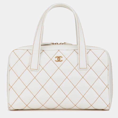 CC Quilted Lambskin Wild Stitch Handbag - Chanel - Modalova