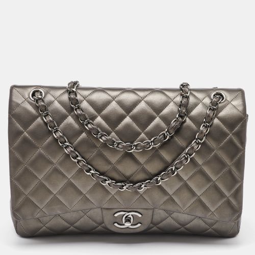 Quilted Leather Maxi Classic Double Flap Bag - Chanel - Modalova