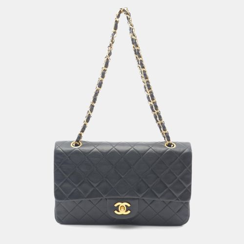 Classic Double Flap Quilted Lambskin Shoulder Bag - Chanel - Modalova