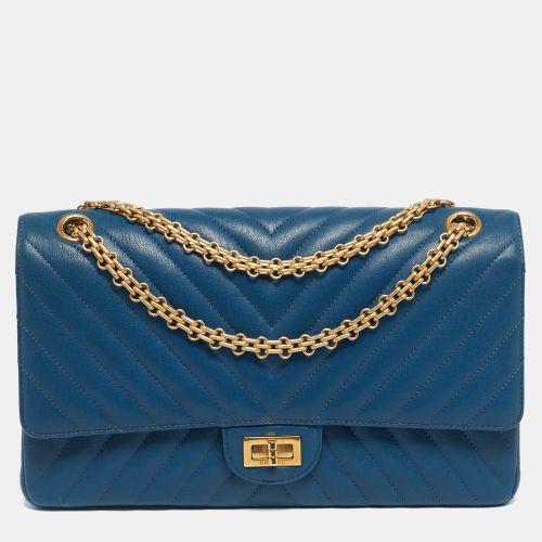 Chevron Leather 226 Reissue 2.55 Flap Bag - Chanel - Modalova