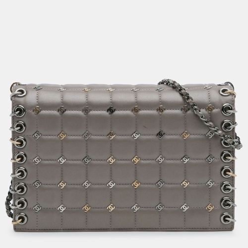 Small Lambskin Chocolate Bar CC Piercing Studded Chain Flap - Chanel - Modalova