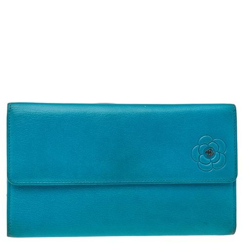 Turquoise Leather CC Camellia Flap Continental Wallet - Chanel - Modalova