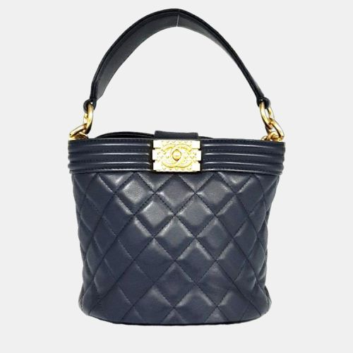 Leather Quilted Bucket Boy Shoulder Bag - Chanel - Modalova