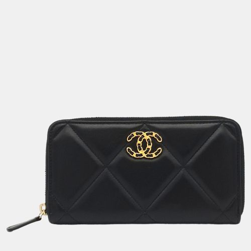 Leather 19 Continental Wallet - Chanel - Modalova