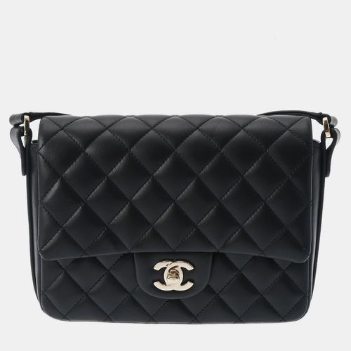 Calfskin Leather Ruffle Quilted Flap Bag Shoulder Bag - Chanel - Modalova