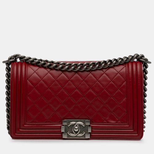 Chanel Medium Lambskin Boy Flap Bag - Chanel - Modalova