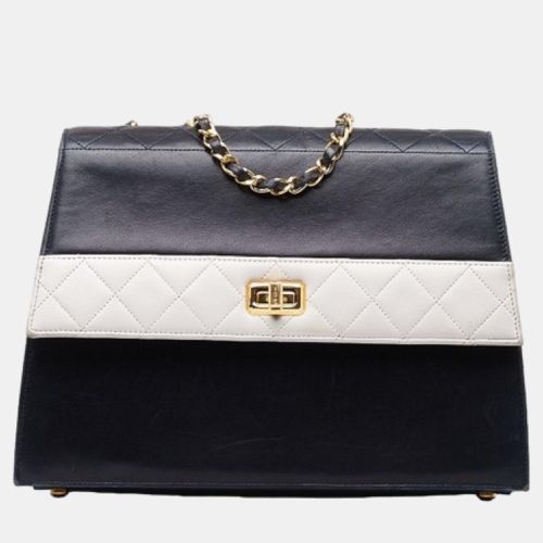 White CC Lambskin Trapezoid Flap Bag - Chanel - Modalova