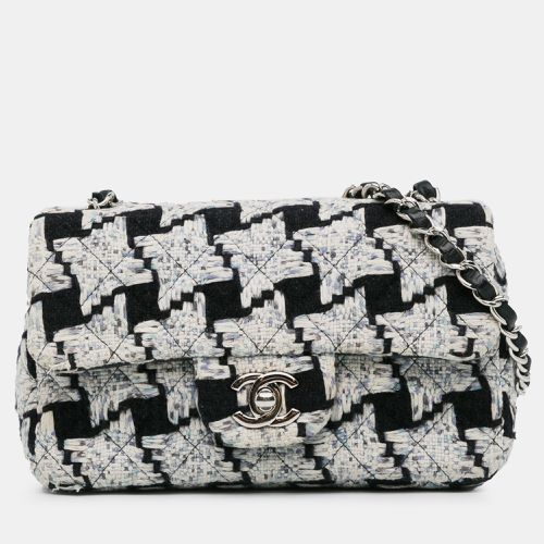 Mini Rectangular Classic Tweed Flap - Chanel - Modalova