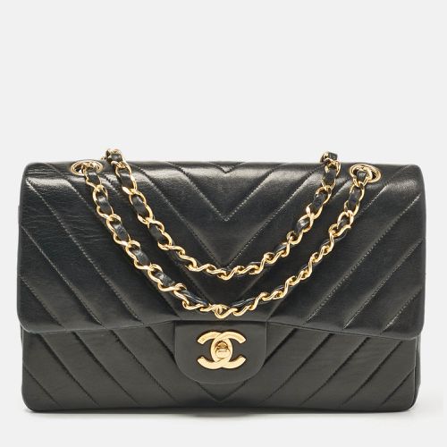 Chevron Leather Medium Classic Double Flap Bag - Chanel - Modalova