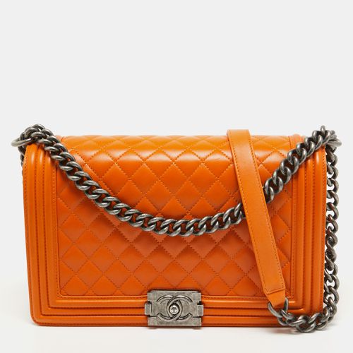 Quilted Leather New Medium Boy Bag - Chanel - Modalova