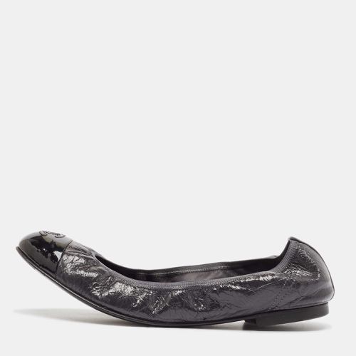 Black Patent Leather CC Scrunch Ballet Flats Size 42 - Chanel - Modalova