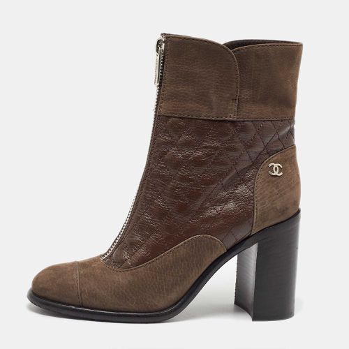 Dark Leather Interlocking CC Logo Ankle Length Boots Size 39.5 - Chanel - Modalova