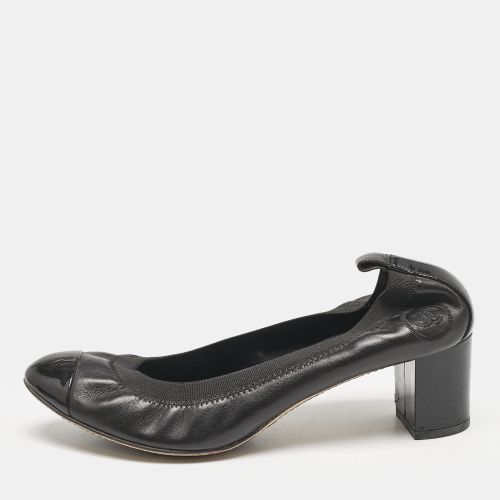 Leather Cap Toe Scrunch Block Heel Pumps Size 39 - Chanel - Modalova