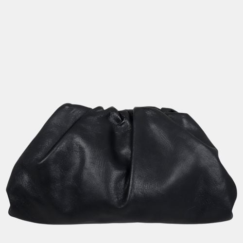 Craquele Leather The Pouch Bag - Bottega Veneta - Modalova