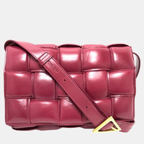 Wine- Padded cassette Intrecciato Shoulder Bag - Bottega Veneta - Modalova