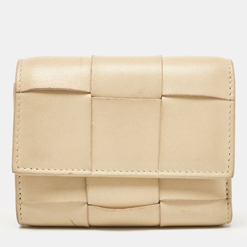 Leather Intrecciato Cassette Zip Trifold Wallet - Bottega Veneta - Modalova