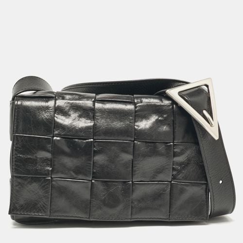 Intreccio Leather Cassette Crossbody Bag - Bottega Veneta - Modalova