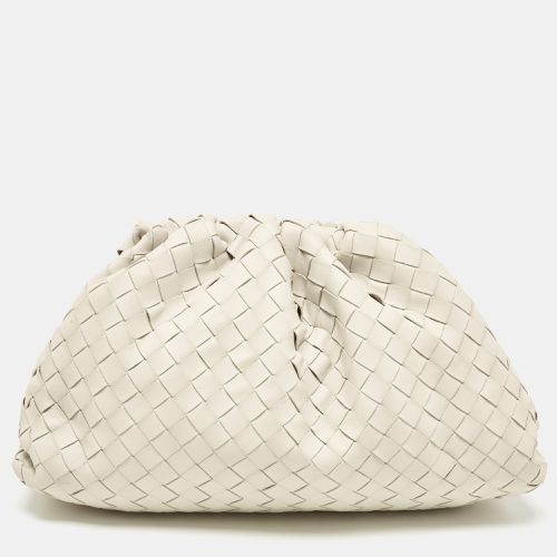 Off Intrecciato Leather Classic The Pouch Clutch - Bottega Veneta - Modalova