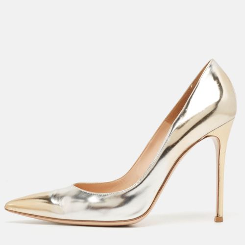 Silver Leather Pointed Toe Pumps Size 42 - Gianvito Rossi - Modalova