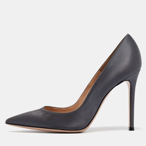 Satin Gianvito Pumps Size 38.5 - Gianvito Rossi - Modalova