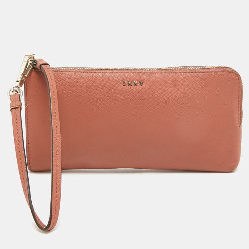 Old Rose Leather Zippy Wristlet Clutch - Dkny - Modalova