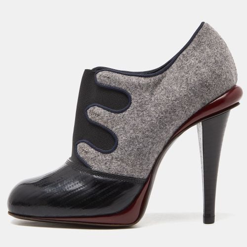 Patent Leather and Wool Booties Size 37.5 - Fendi - Modalova