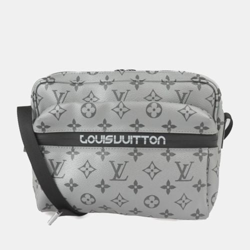 Monogram Canvas Outdoor Messenger Bag - Louis Vuitton - Modalova