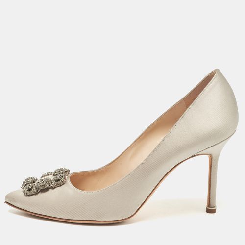 Satin Hangisi Pumps Size 40 - Manolo Blahnik - Modalova