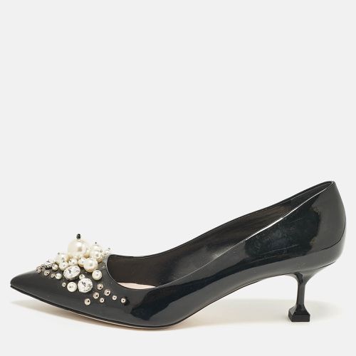 Patent Crystal and Pearl Embellished Pointed Toe Pumps Size 39 - Miu Miu - Modalova