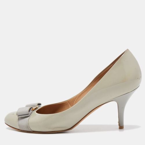 Patent Leather Vara Bow Pumps Size 39 - Salvatore Ferragamo - Modalova