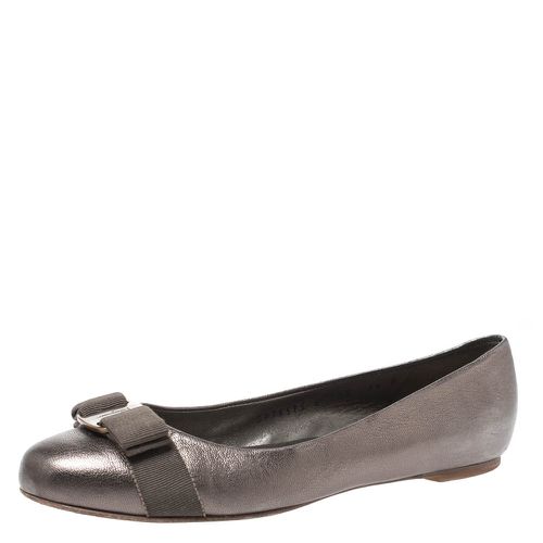 Grey Leather Vara Bow Ballet Flats Size 38 - Salvatore Ferragamo - Modalova