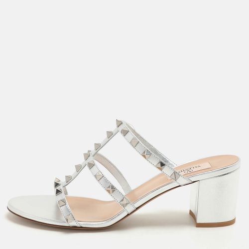 Leather Rockstud Slide Sandals Size 40.5 - Valentino - Modalova