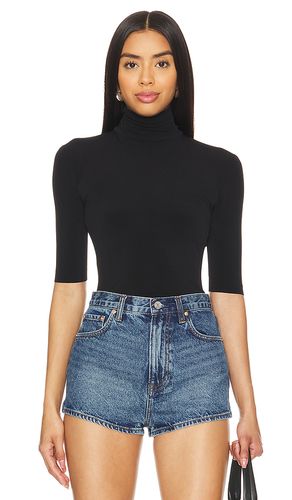 Slim Fit Short Sleeve Turtleneck Top en . Taille L. Also en M, S - Norma Kamali - Modalova