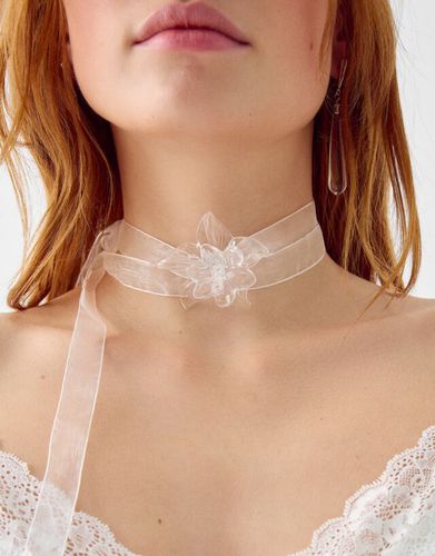 Collar Choker Flor Transparente Mujer - Bershka - Modalova